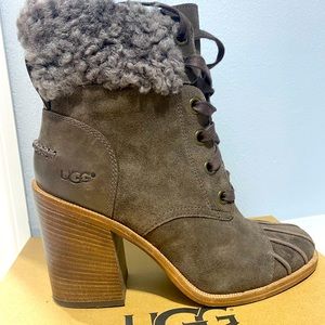 Stylish UGG Jaxon boots, block heel, size 7